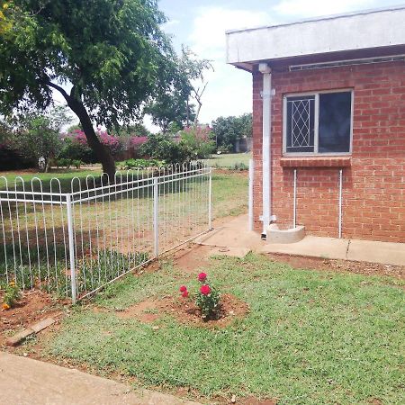 Savanna Bulawayo Bagian luar foto